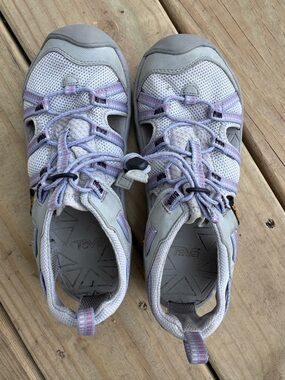 Girls Teva Manatee Sandal Size 3